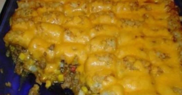 buzzsitemr-CHEESEBURGER-TATER-TOT-CASSEROLE-RECIPE.